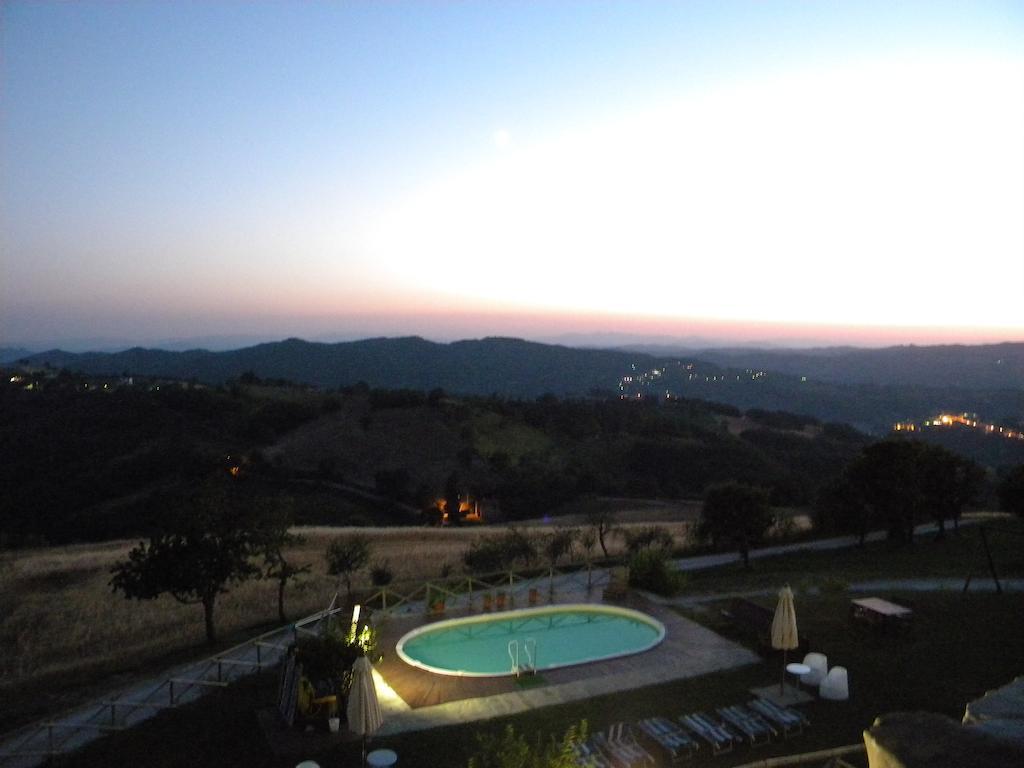 ピエトラルンガ Agriturismo Borgo San Benedettoヴィラ エクステリア 写真
